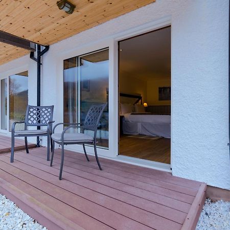 The Whispering Pine Lodge Letterfinlay Exteriör bild
