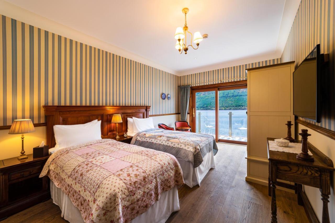 The Whispering Pine Lodge Letterfinlay Exteriör bild