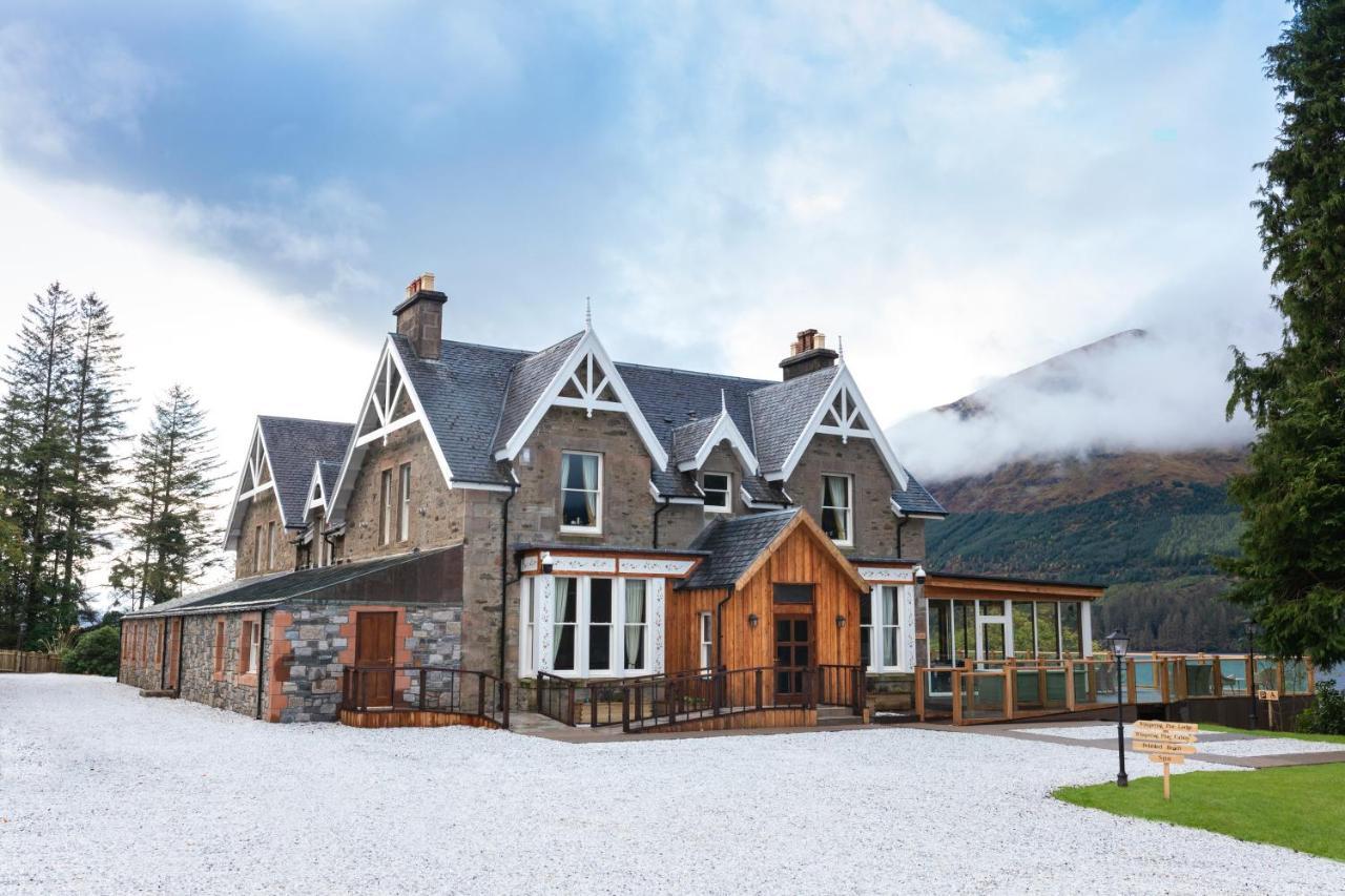 The Whispering Pine Lodge Letterfinlay Exteriör bild